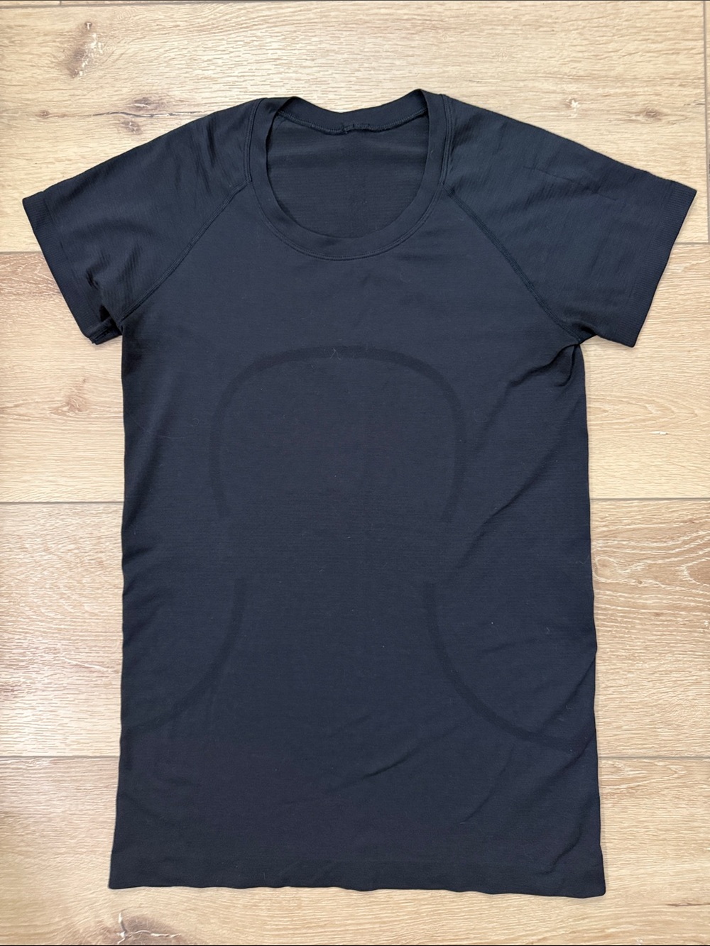 Lululemon Swiftly Short Sleeve Size 8 *Black